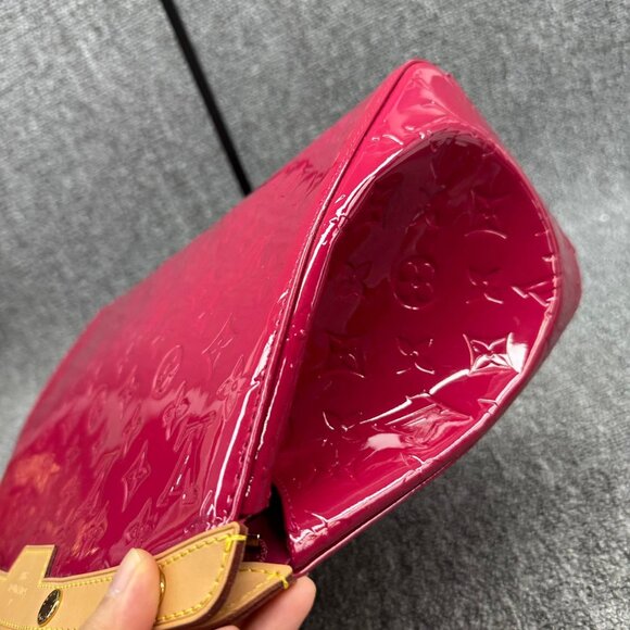 Louis Vuitton Brea Leather Vernis Shoulder Bag 699-092225 - Picture 4 of 14